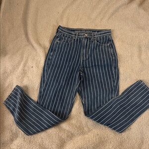 Womens American Eagle Pin‎ Stripe Mom Ankle Jeans